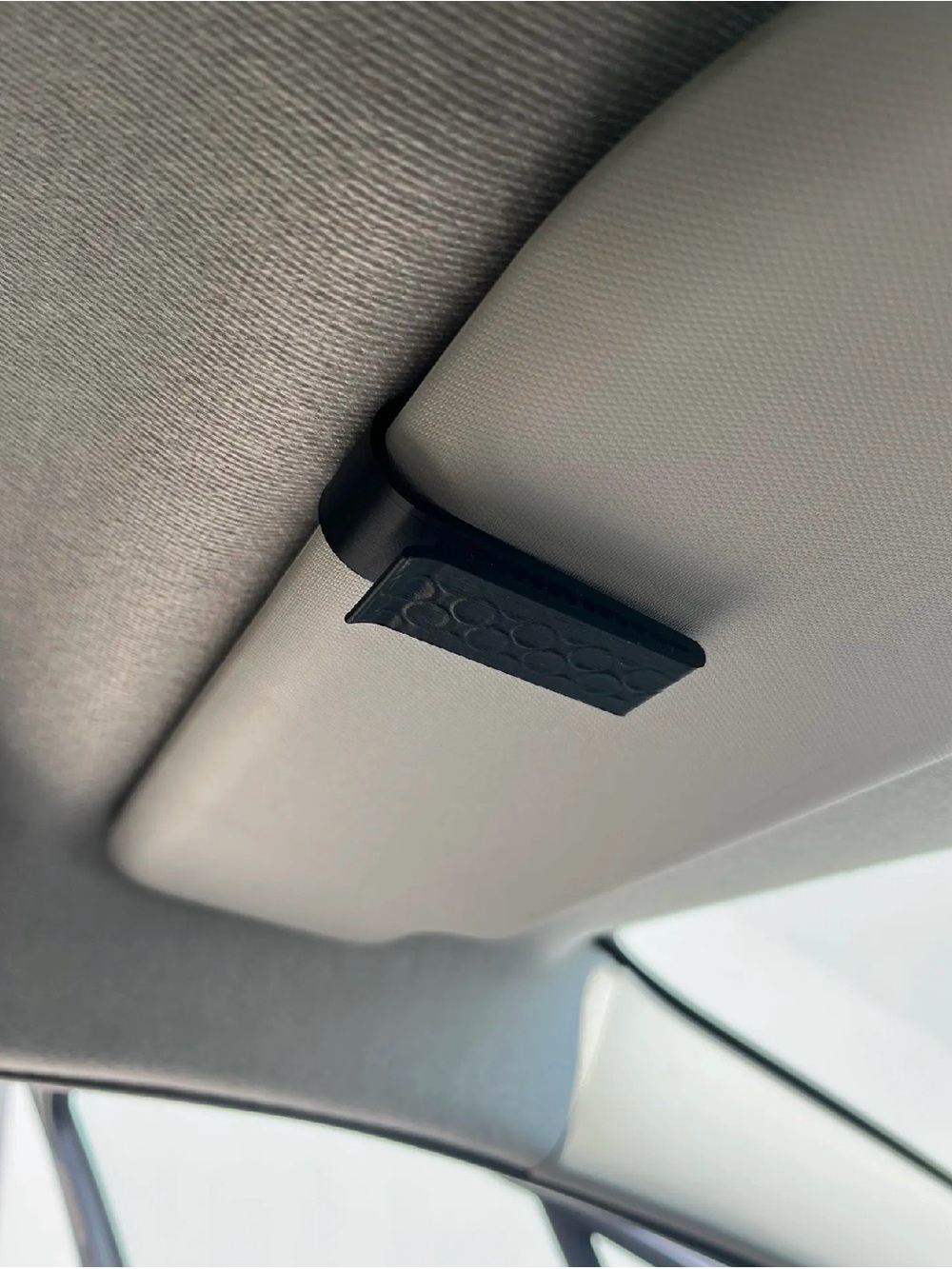 Universal Black Sun Visor Clip Mount for Car Accessories